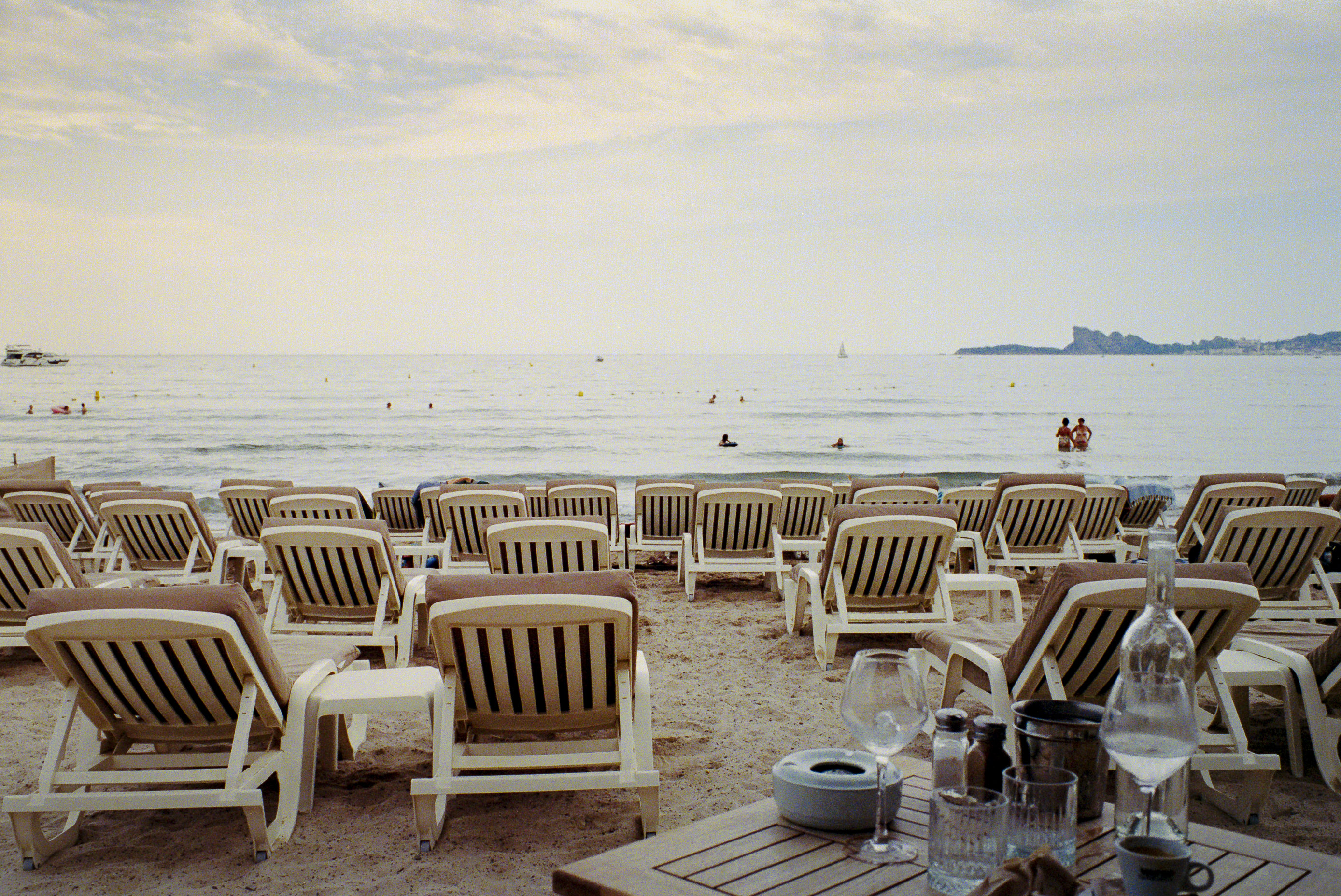 2026 - Saint Cyr sur Mer shot on 35mm color negative film - Leica M6 - Kodak Portra 800 and Kodacolor 800 Leipnitz LeicaM6 Analog Leica France Kodak_1