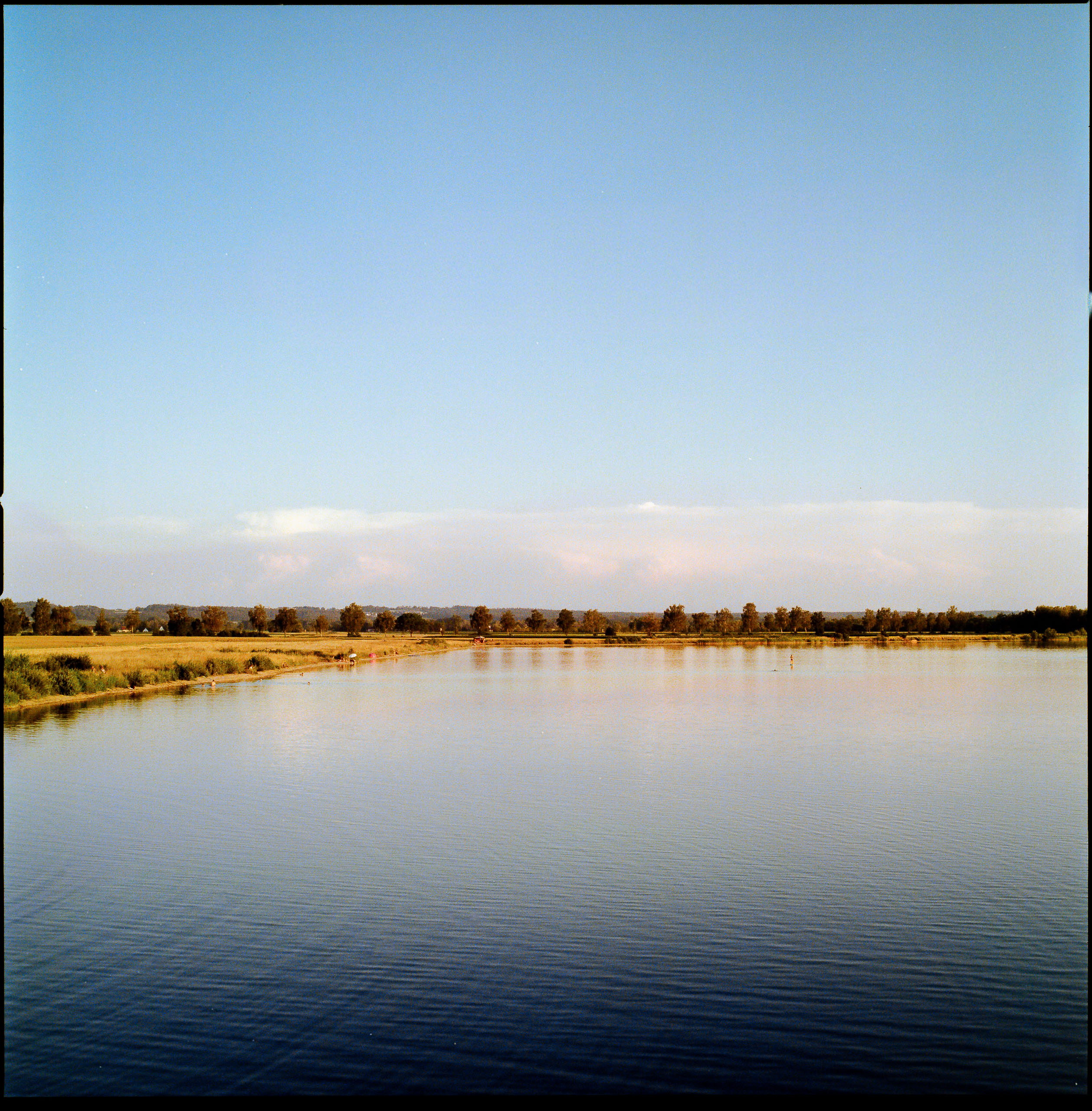 Analog photography diary – personal observations and collected moments by Tobias Leipnitz. Shot on large and medium formt. Leica - Hasselblad - Linhof - Arca Swiss. Leipnitz Medium Format Analog Photography Kodak 2