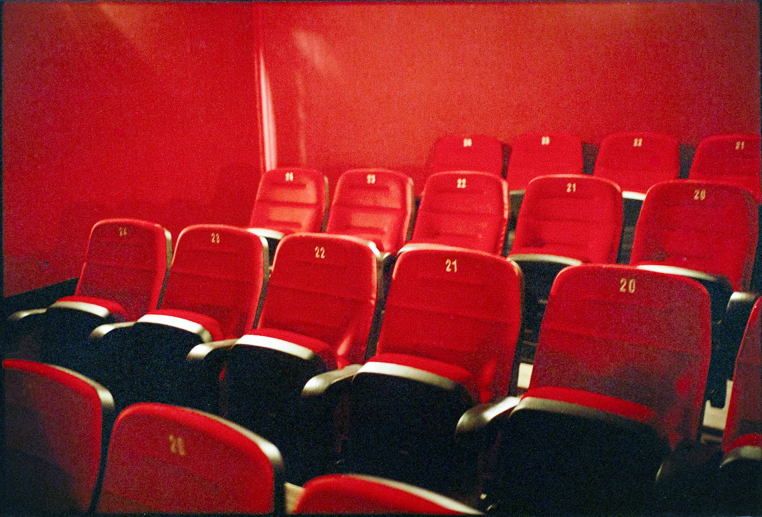 Analog photography diary – personal observations and collected moments by Tobias Leipnitz. Shot on large and medium formt. Leica - Hasselblad - Linhof - Arca Swiss. Tobias Leipnitz LeicaM6 Photography 5