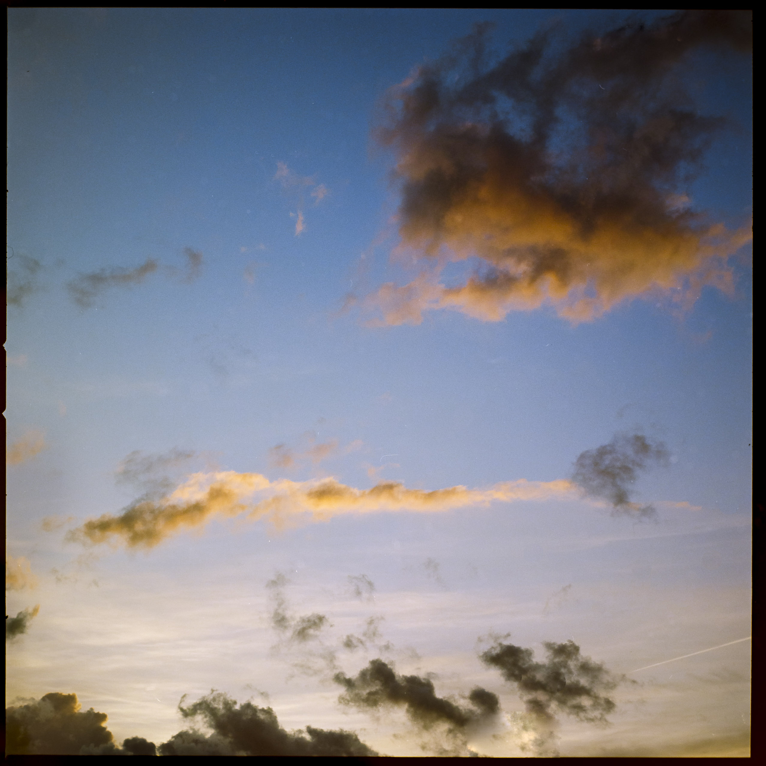 Medium format photography by Tobias Leipnitz –  Kodak Portra 160 and Kodak Portra 400 - Hasselblad 500cmtobias leipnitz hasselblad medium format camera 6x6 12